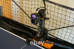 Newgy Robo-pong 2050 Tennis De Table De Ping-pong Robot