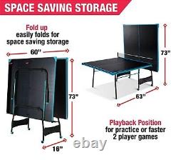 Table de ping-pong officielle de taille avec 2 raquettes pliables et roulettes.